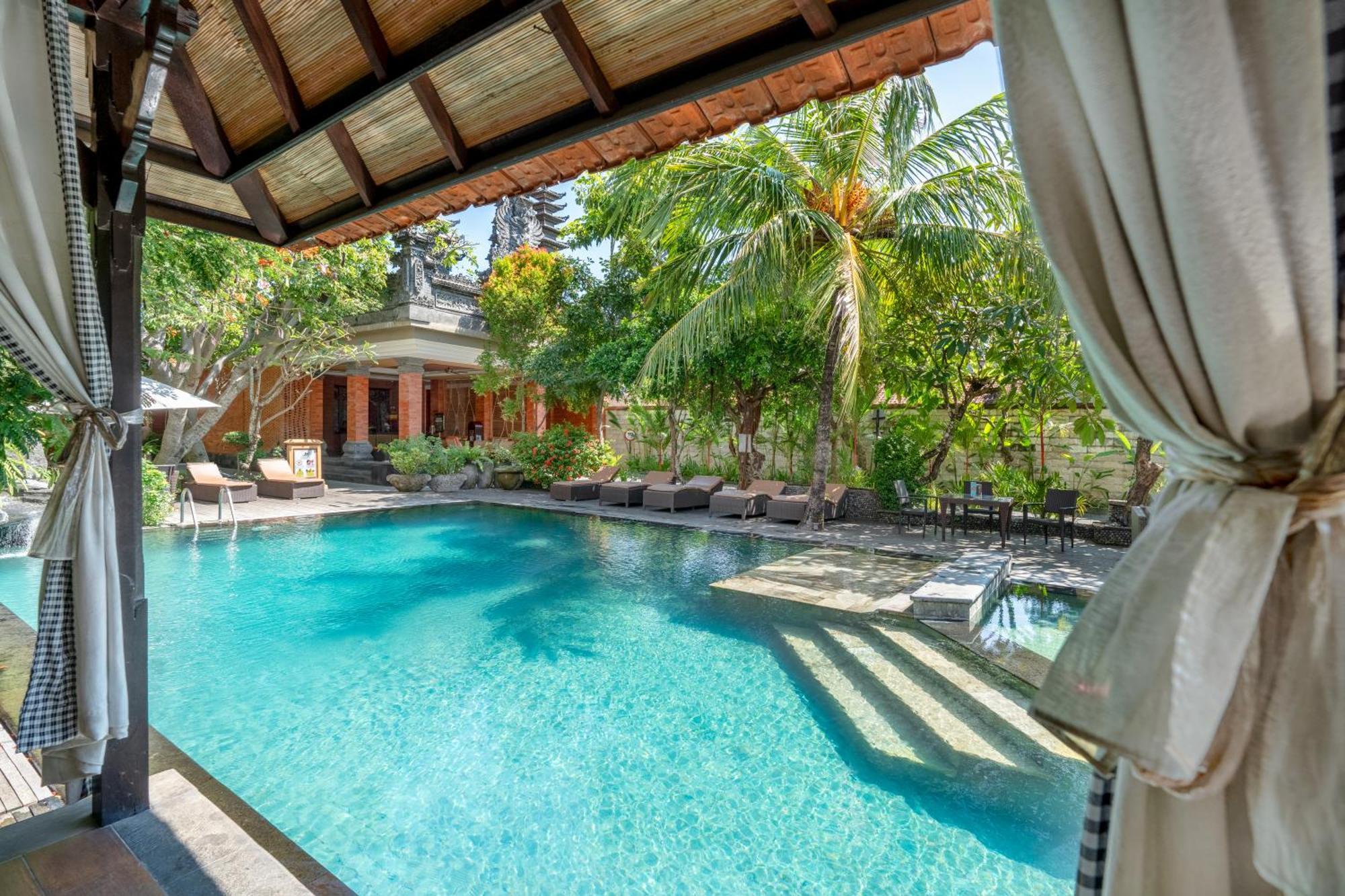 Adi Dharma Hotel Legian Exterior foto